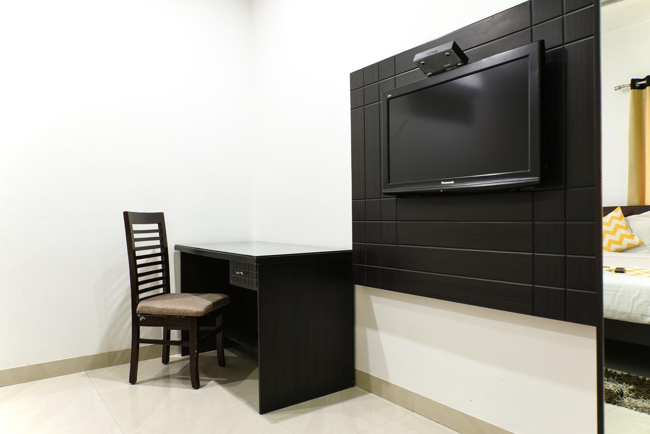 Fabhotel Hill View Jubilee Hills Hyderabad Exterior photo